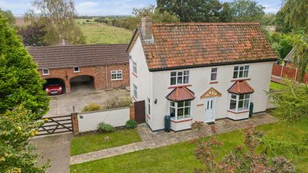 5 bedroom Detached house for sale in Wragholme Road, Grainthorpe, LN11