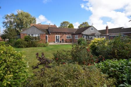 5 bedroom Detached house for sale in Wragholme Road, Grainthorpe, LN11