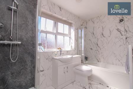 5 bedroom Detached house for sale in Yews Lane, Laceby, DN37