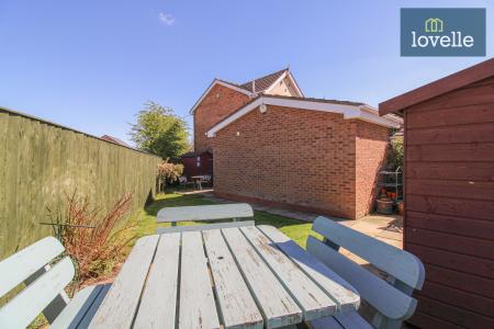 5 bedroom Detached house for sale in Yews Lane, Laceby, DN37