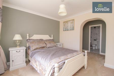 5 bedroom Detached house for sale in Yews Lane, Laceby, DN37