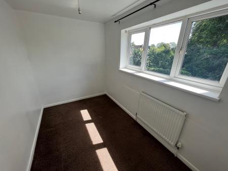 3 bedroom Semi-detached house to let in Holme Avenue, New Waltham, DN36