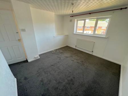3 bedroom Semi-detached house to let in Holme Avenue, New Waltham, DN36