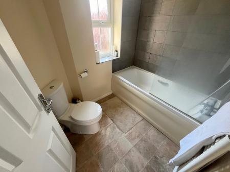 3 bedroom Semi-detached house to let in Hornbeam Drive, Healing, DN41