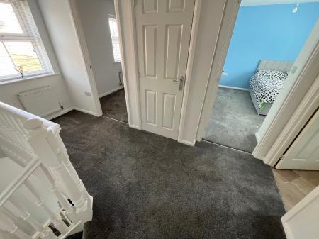 3 bedroom Semi-detached house to let in Hornbeam Drive, Healing, DN41