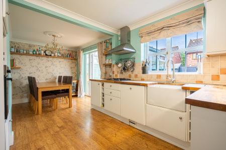 4 bedroom Detached house to let in Kempton Vale, Humberston, DN35