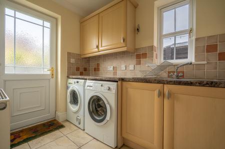4 bedroom Detached house to let in Kempton Vale, Humberston, DN35