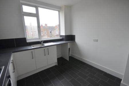 1 bedroom Flat to let in Blundell Avenue, Cleethorpes, DN35