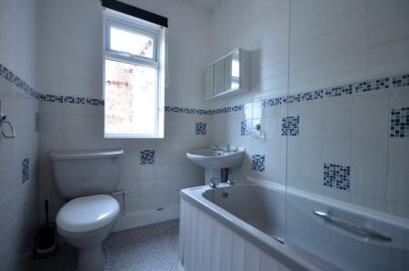 2 bedroom Flat to let in Granville Street, Grimsby, DN32