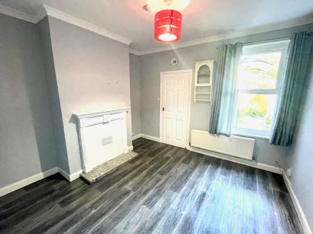 2 bedroom Terraced House to let in Rutland Street, Grimsby, DN32