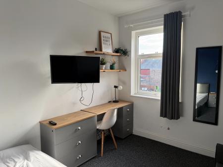 1 bedroom House share to let in Welholme Road, Grimsby, DN32