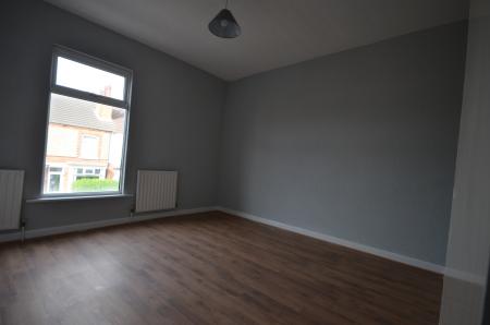2 bedroom Terraced House to let in Whites Road, Cleethorpes, DN35