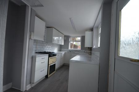 2 bedroom Terraced House to let in Whites Road, Cleethorpes, DN35