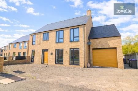 5 bedroom Detached house for sale in The Riverbank, Louth, LN11