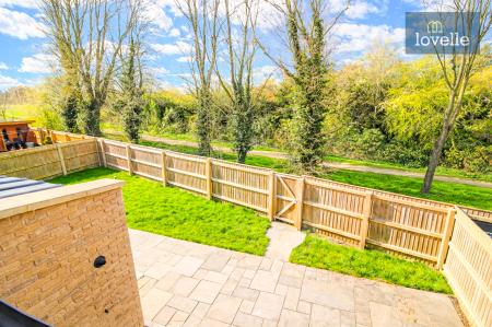 5 bedroom Detached house for sale in The Riverbank, Louth, LN11