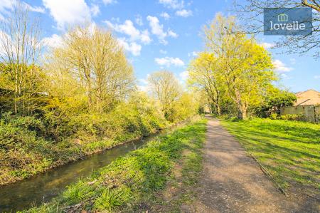 5 bedroom Detached house for sale in The Riverbank, Louth, LN11