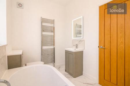 5 bedroom Detached house for sale in The Riverbank, Louth, LN11