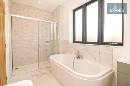 5 bedroom Detached house for sale in The Riverbank, Louth, LN11