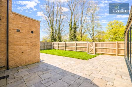 5 bedroom Detached house for sale in The Riverbank, Louth, LN11