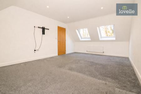 5 bedroom Detached house for sale in The Riverbank, Louth, LN11