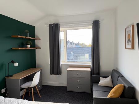 1 bedroom House share to let in Welholme Road, Grimsby, DN32