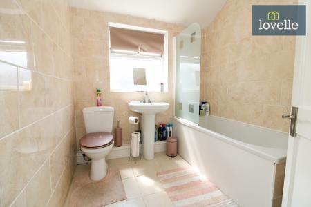 3 bedroom End of terrace house for sale in Roberts Street, Grimsby, DN32