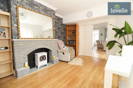 3 bedroom End of terrace house for sale in Roberts Street, Grimsby, DN32