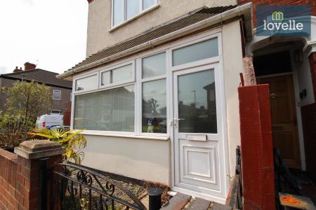 3 bedroom End of terrace house for sale in Roberts Street, Grimsby, DN32