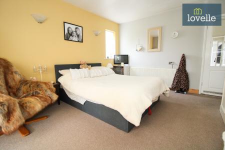 2 bedroom Detached bungalow for sale in Barry Avenue, Grimsby, DN34