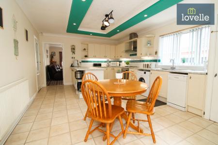 2 bedroom Detached bungalow for sale in Barry Avenue, Grimsby, DN34