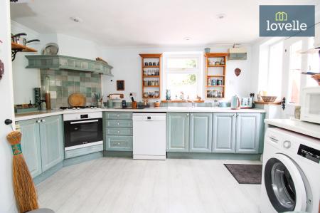 3 bedroom Detached bungalow for sale in Welholme Avenue, Grimsby, DN32