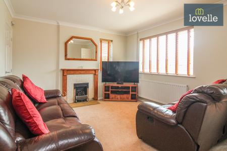 3 bedroom Semi-detached house for sale in Fulmar Drive, Louth, LN11