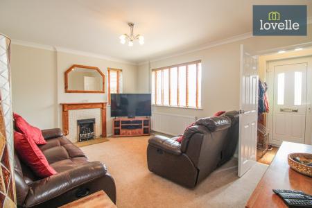 3 bedroom Semi-detached house for sale in Fulmar Drive, Louth, LN11