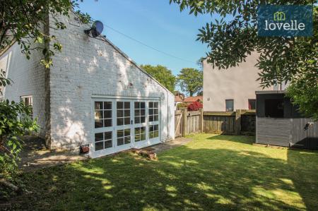 4 bedroom Detached house for sale in Mill Lane, Legbourne, LN11