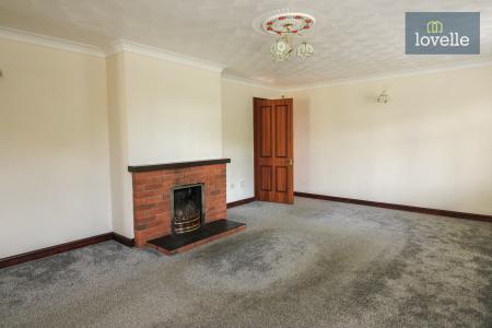 4 bedroom Bungalow for sale in New Main Road, Scamblesby, LN11