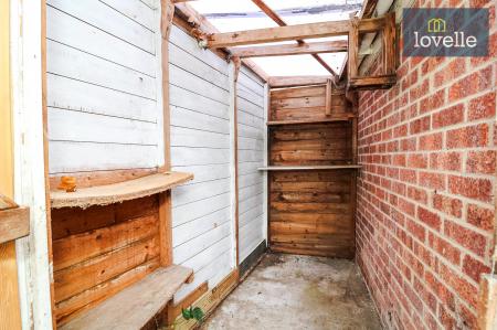 4 bedroom Detached house for sale in Abbey Drive West, Grimsby, DN32