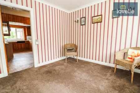 4 bedroom Detached house for sale in Abbey Drive West, Grimsby, DN32