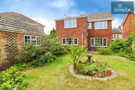 4 bedroom Detached house for sale in Abbey Drive West, Grimsby, DN32