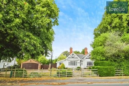 5 bedroom Bungalow for sale in Waltham Road, Brigsley, DN37