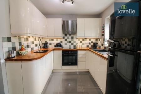 3 bedroom Detached house for sale in Eresbie Road, Louth, LN11
