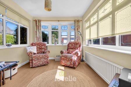 4 bedroom Detached house for sale in Waltham Road, Scartho, Grimsby, DN33