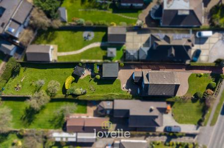 4 bedroom Detached house for sale in Waltham Road, Scartho, Grimsby, DN33