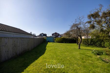 4 bedroom Detached house for sale in Waltham Road, Scartho, Grimsby, DN33
