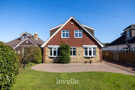 4 bedroom Detached house for sale in Waltham Road, Scartho, Grimsby, DN33