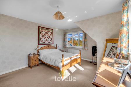 4 bedroom Detached house for sale in Waltham Road, Scartho, Grimsby, DN33