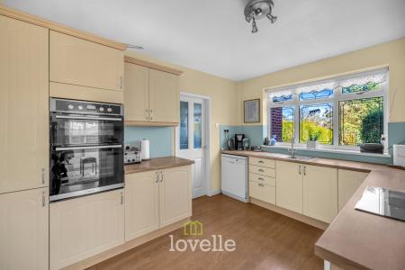 4 bedroom Detached house for sale in Waltham Road, Scartho, Grimsby, DN33