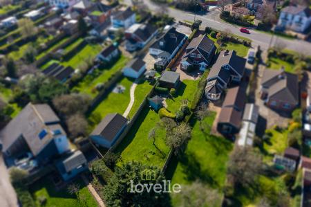 4 bedroom Detached house for sale in Waltham Road, Scartho, Grimsby, DN33