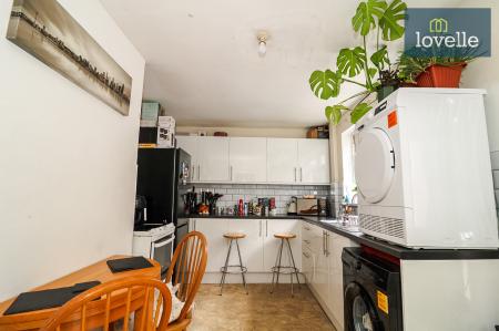 2 bedroom Terraced House for sale in Hainton Avenue, Grimsby, DN32