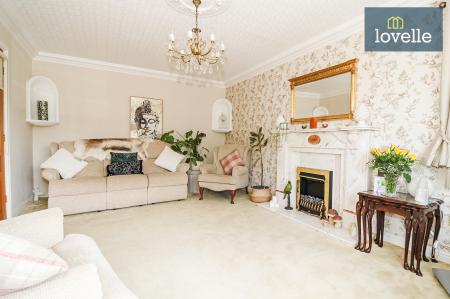 2 bedroom Bungalow for sale in Edinburgh Drive, Holton-le-Clay, DN36