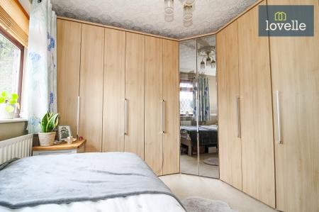 2 bedroom Bungalow for sale in Edinburgh Drive, Holton-le-Clay, DN36